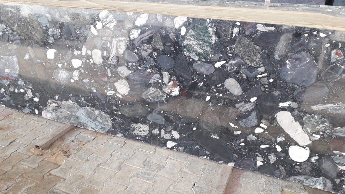 Bassi Black granite